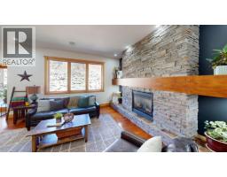 Full ensuite bathroom - 2455 Colin Crescent, Trail, BC V1R4T4 Photo 6
