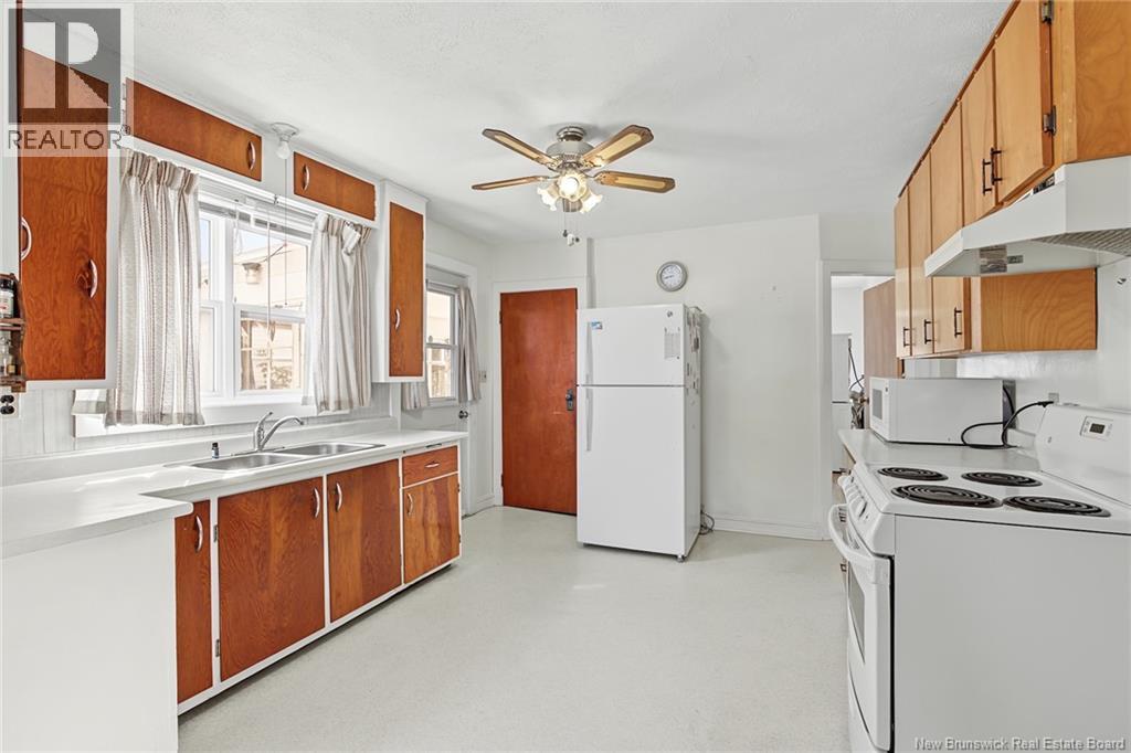 330 Dundonald Street - Image 12