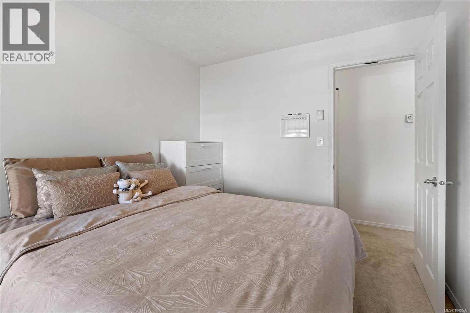#305 1593 Begbie St - 22