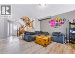 Living room - 24 Fallingbrook Crescent, Lindsay, ON K9V0B3 Photo 10