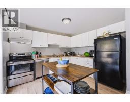 24 Fallingbrook Crescent, Lindsay, ON K9V0B3 Photo 16