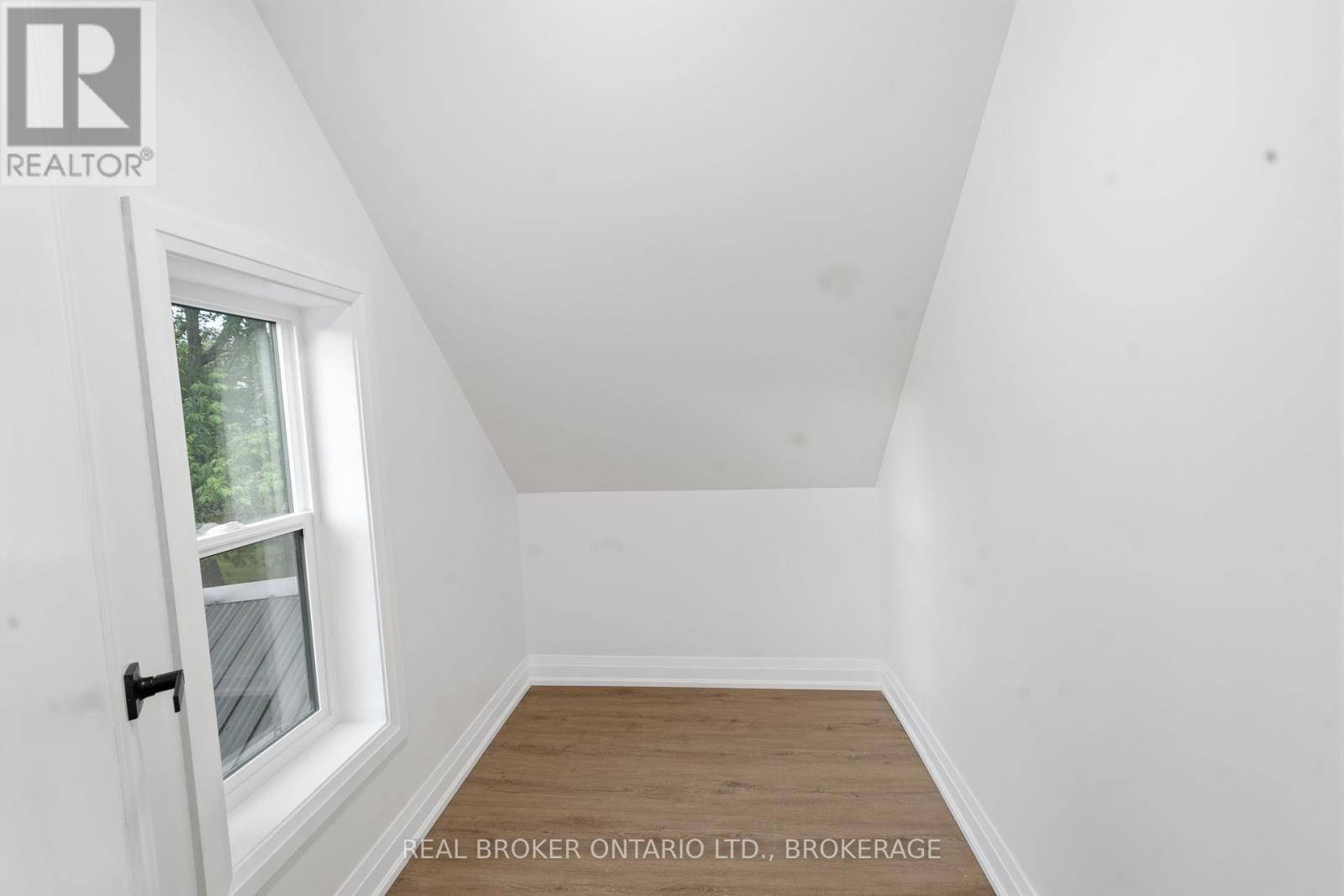 13 ELM STREET - Image 32