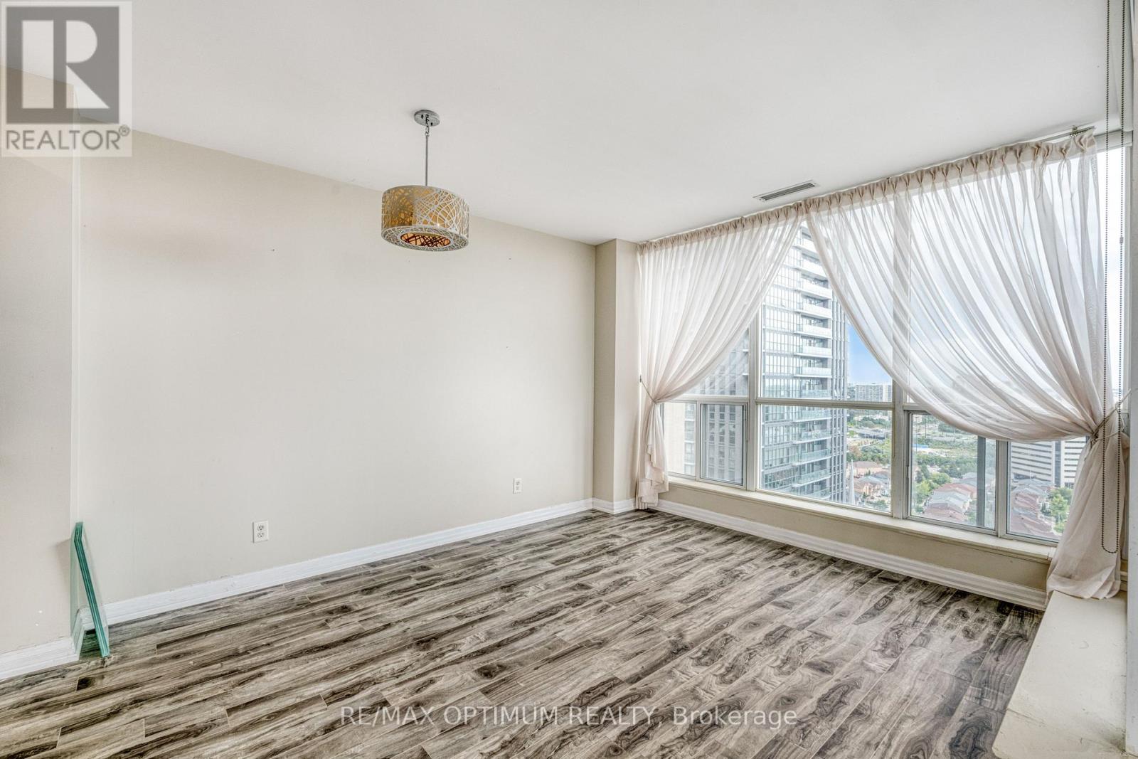#UPH211 797 DON MILLS ROAD - 16