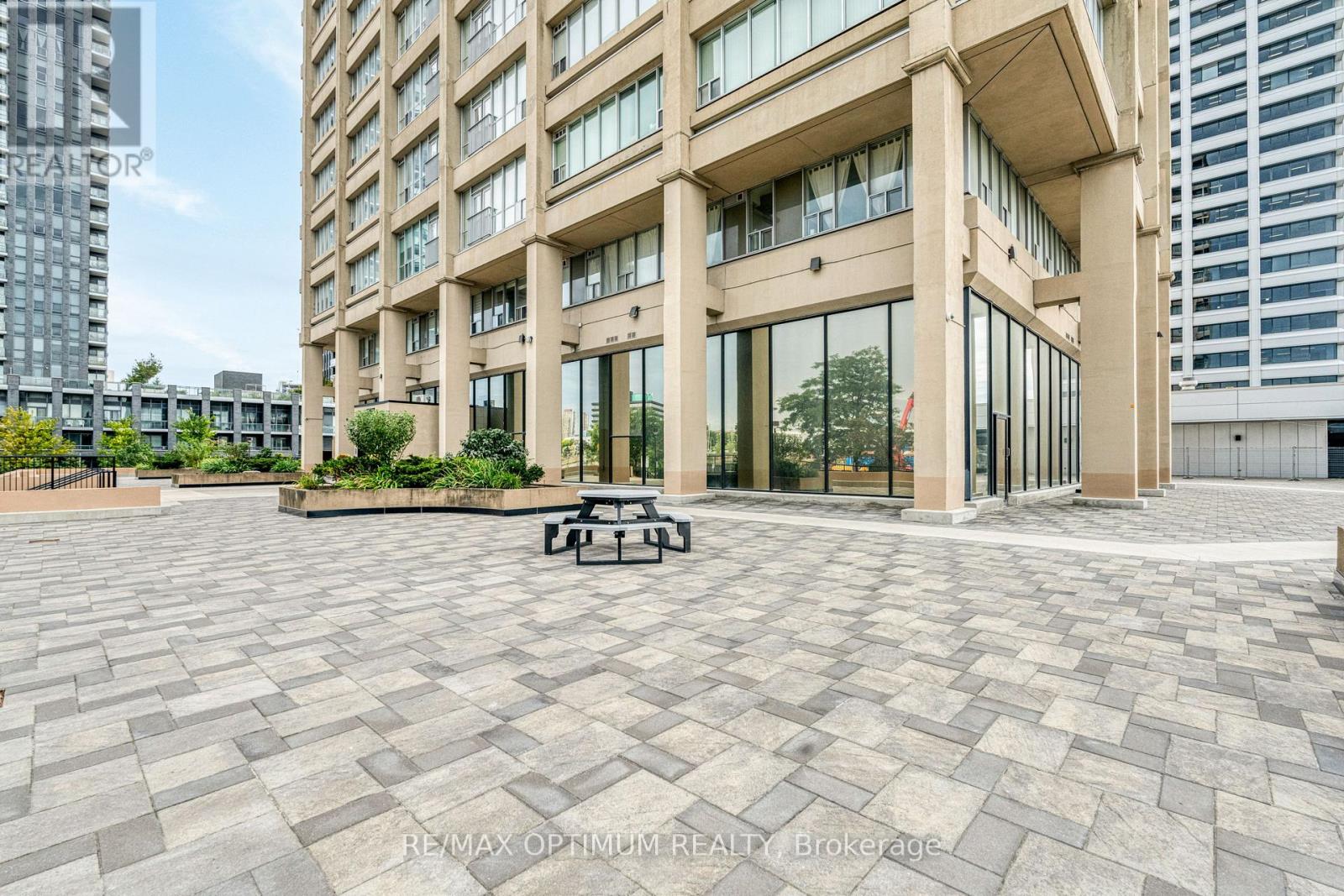 #UPH211 797 DON MILLS ROAD - 2
