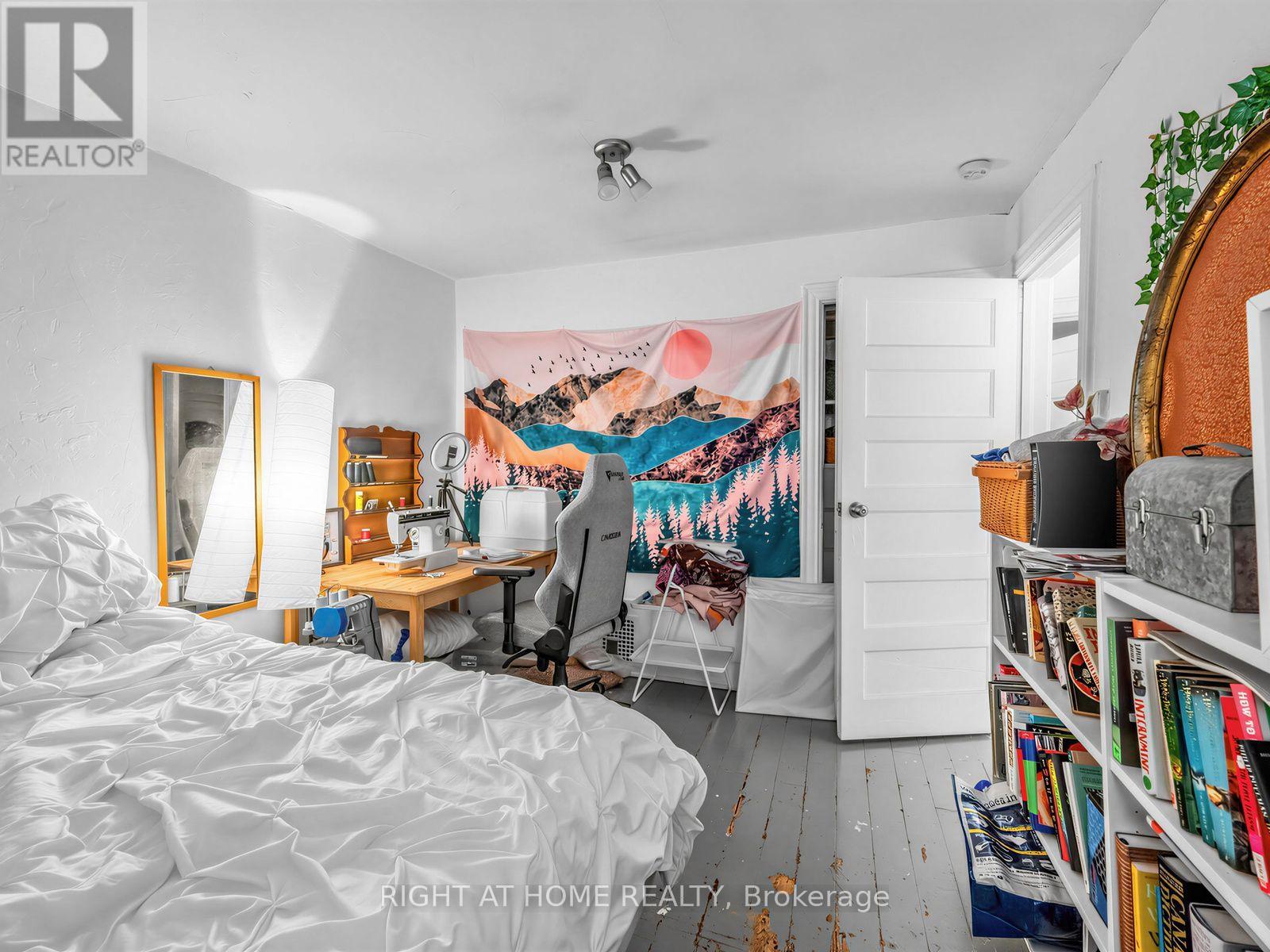 195 GRACE STREET - 19
