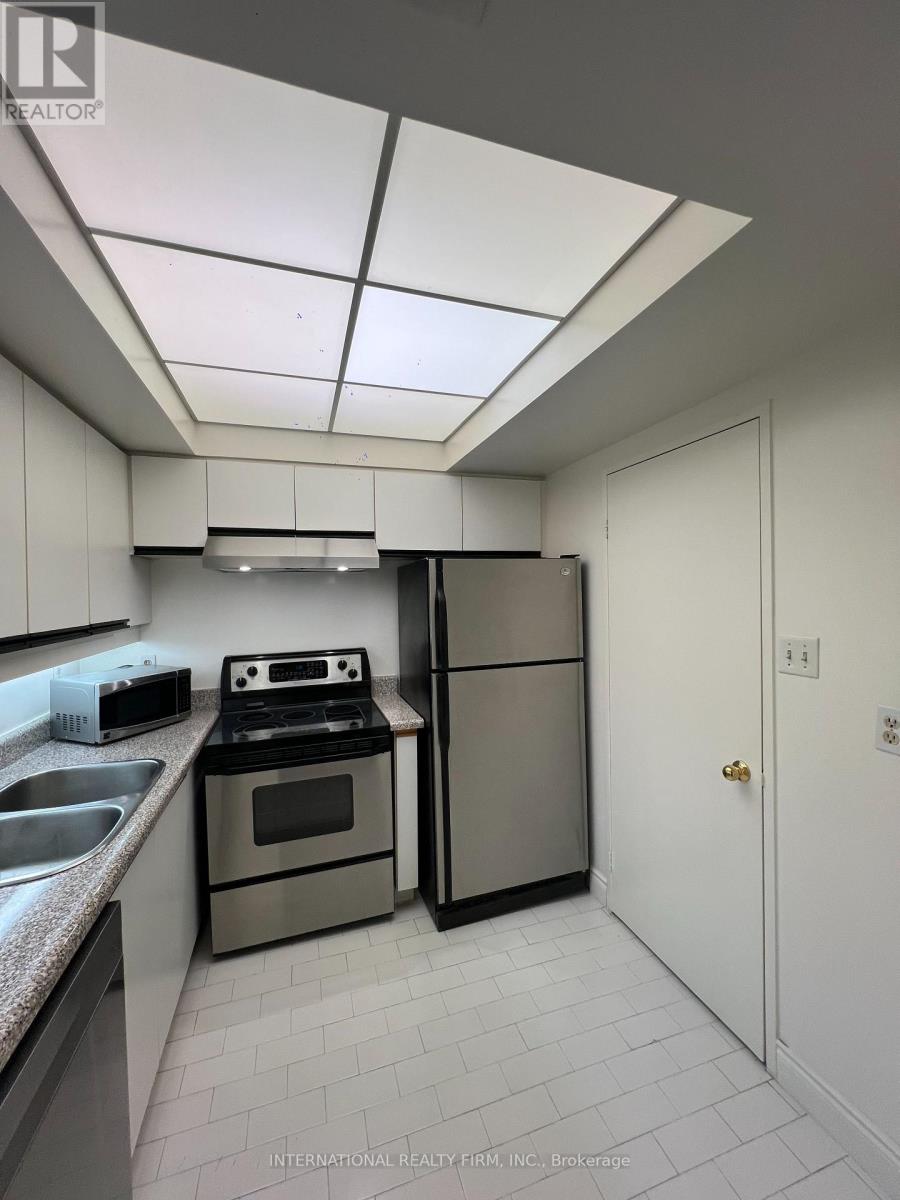 #PH5 65 SCADDING AVENUE - 13