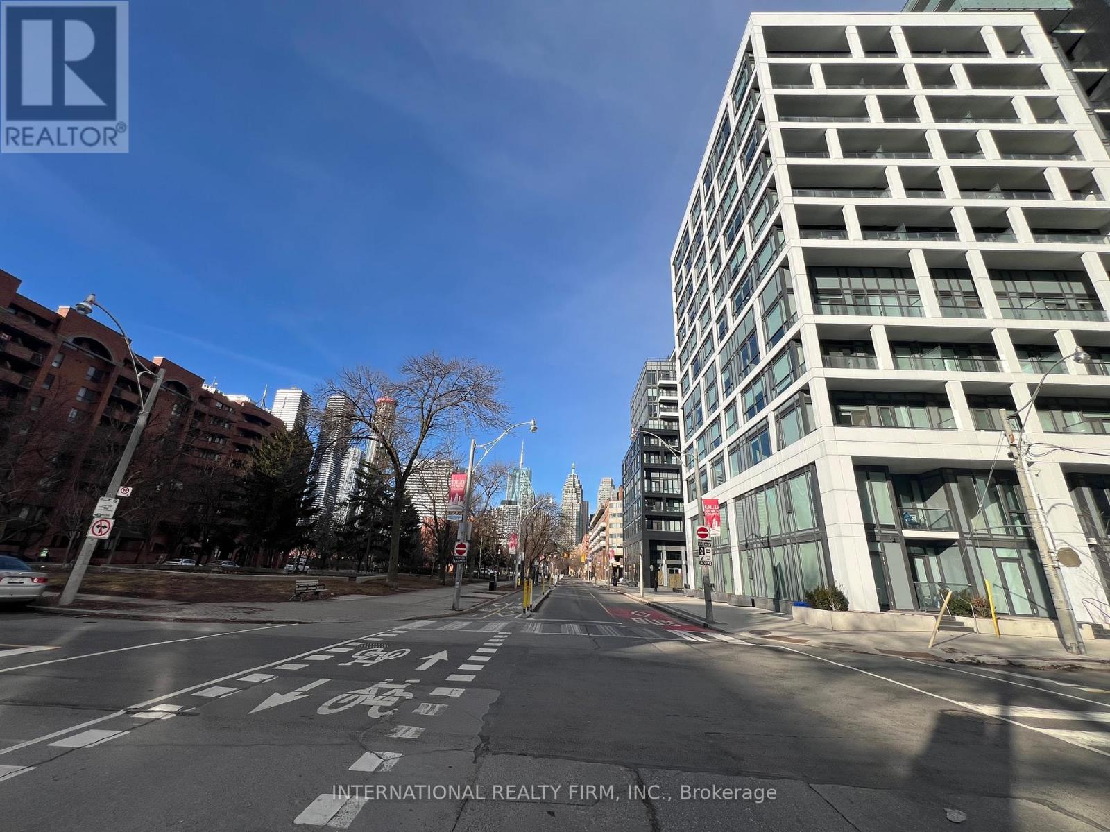 #PH5 65 SCADDING AVENUE - 17