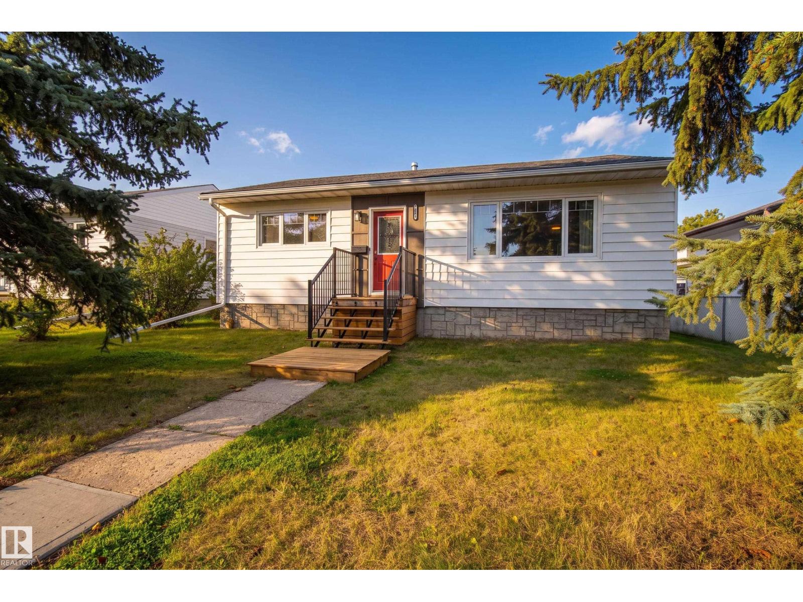 8512 74 AV NW - 1