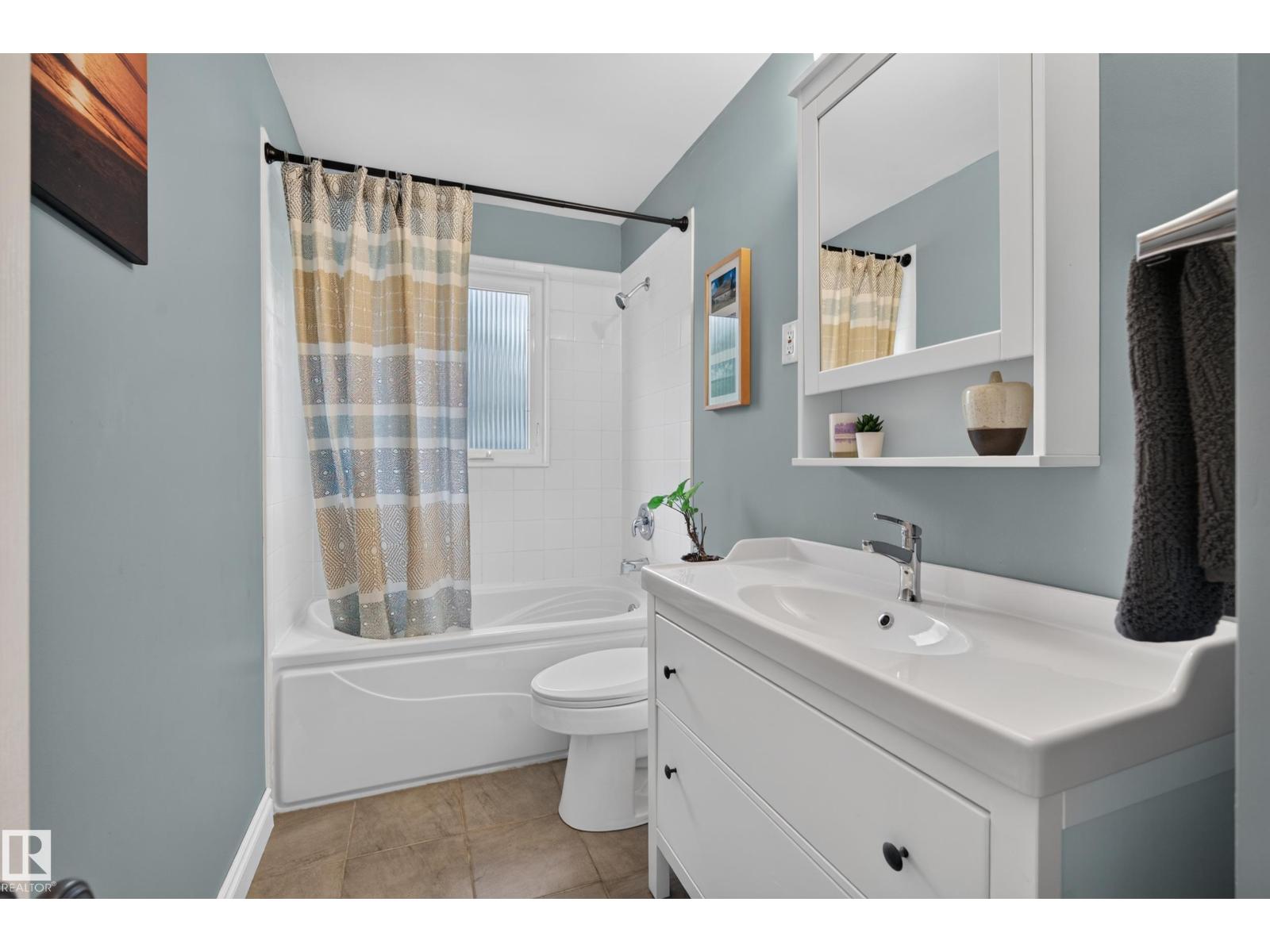 8512 74 Av NW, Avonmore — photo 18 of 30