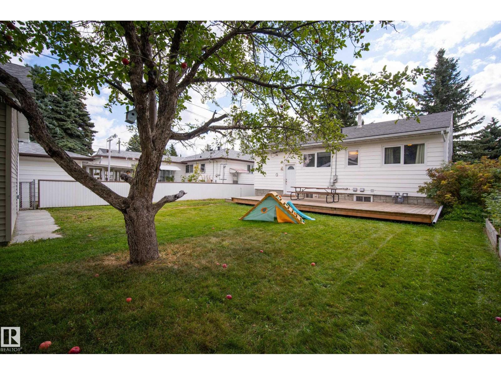 8512 74 AV NW - Image 38