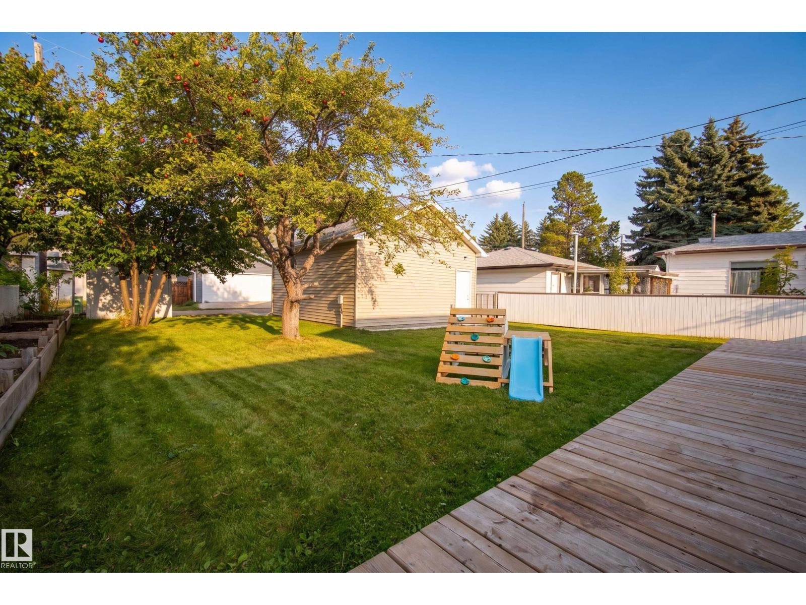 8512 74 AV NW - Image 39