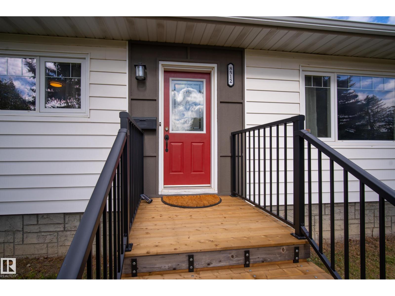 8512 74 AV NW - 4
