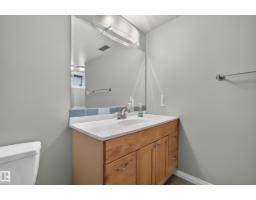 8512 74 Av Nw, Edmonton, AB T6C0E9 Photo 32