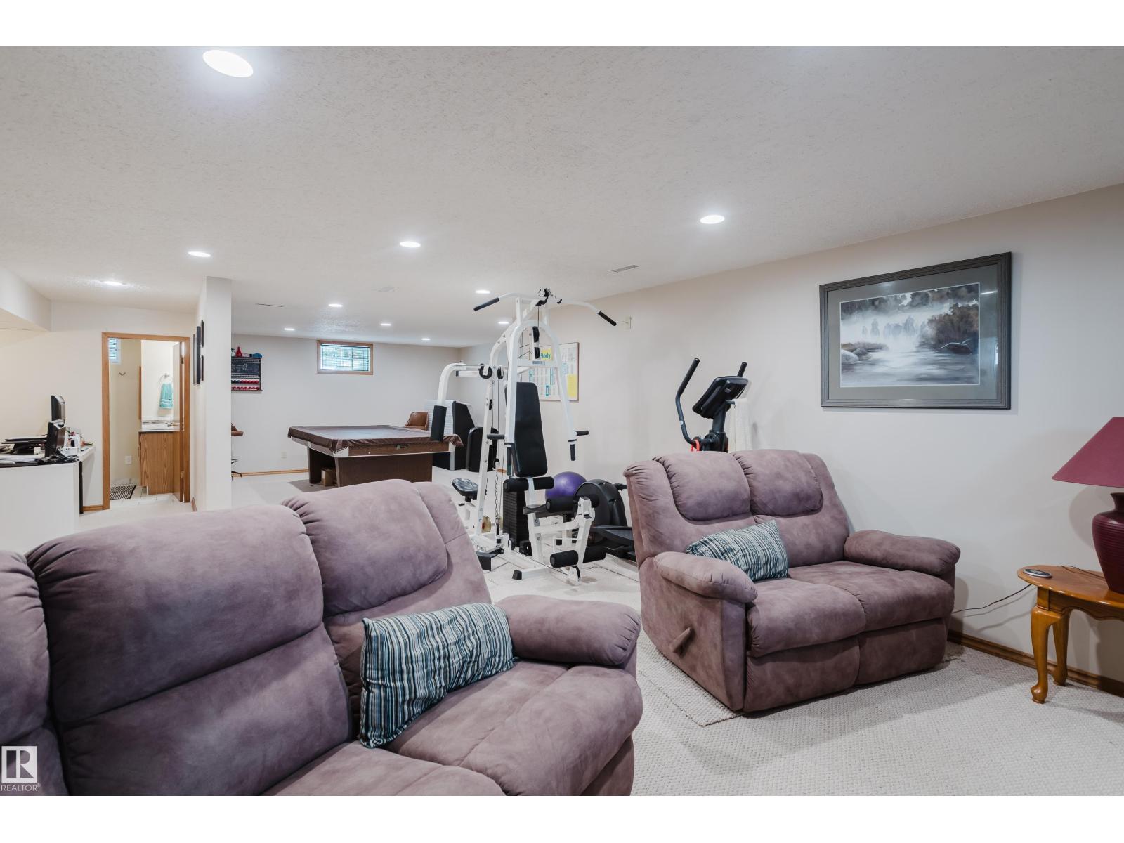 10924 35A AV NW - 37