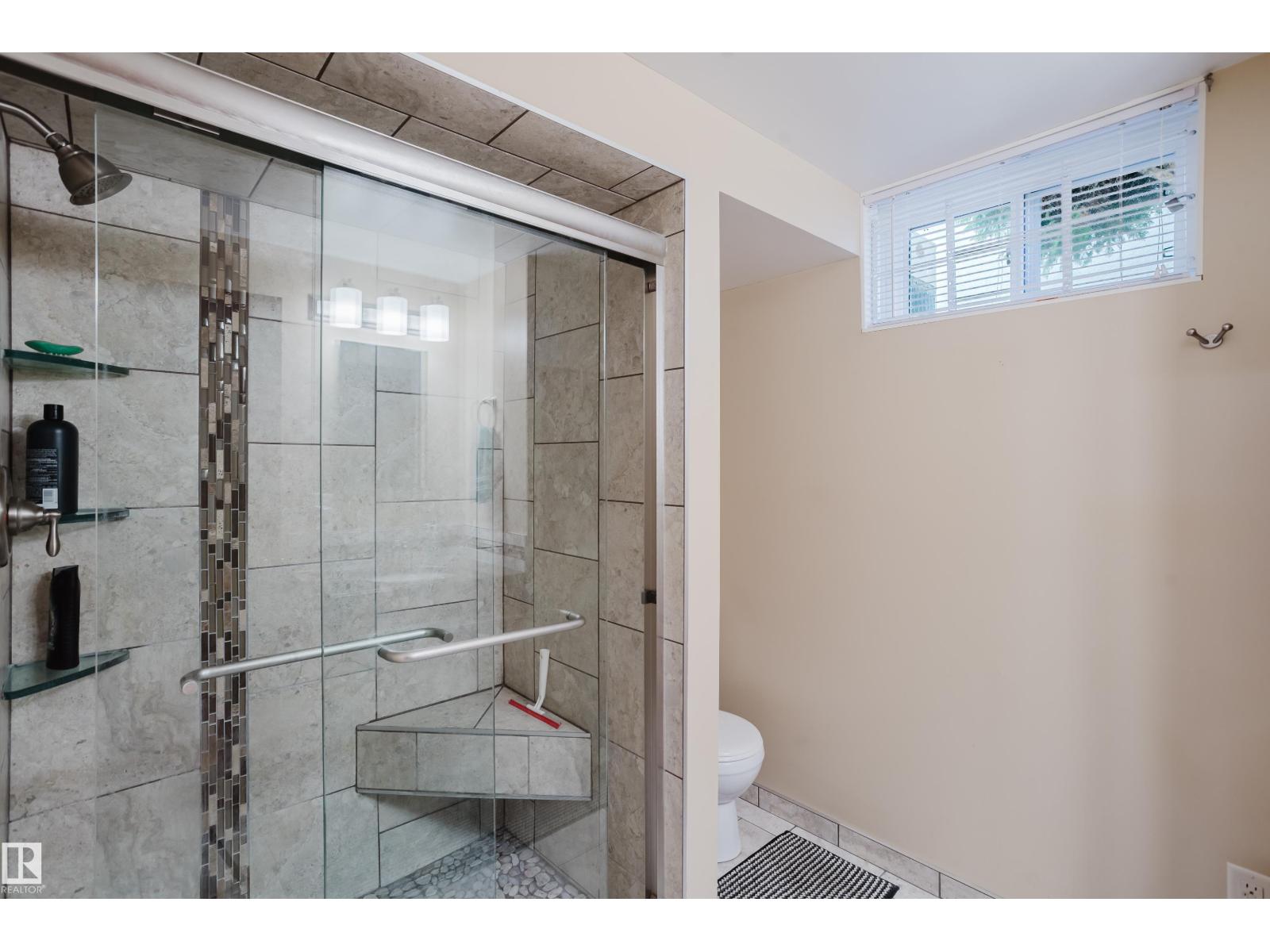 10924 35A AV NW - Image 46