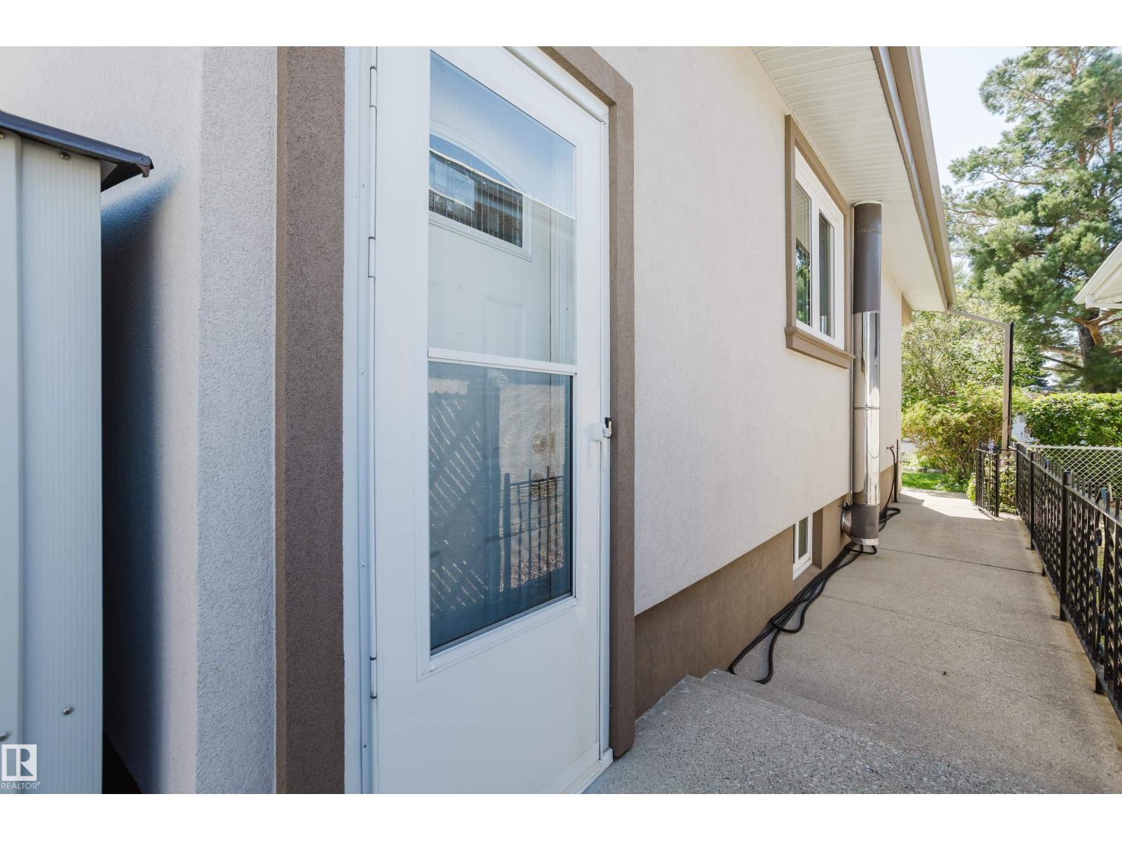 10924 35A AV NW - 60