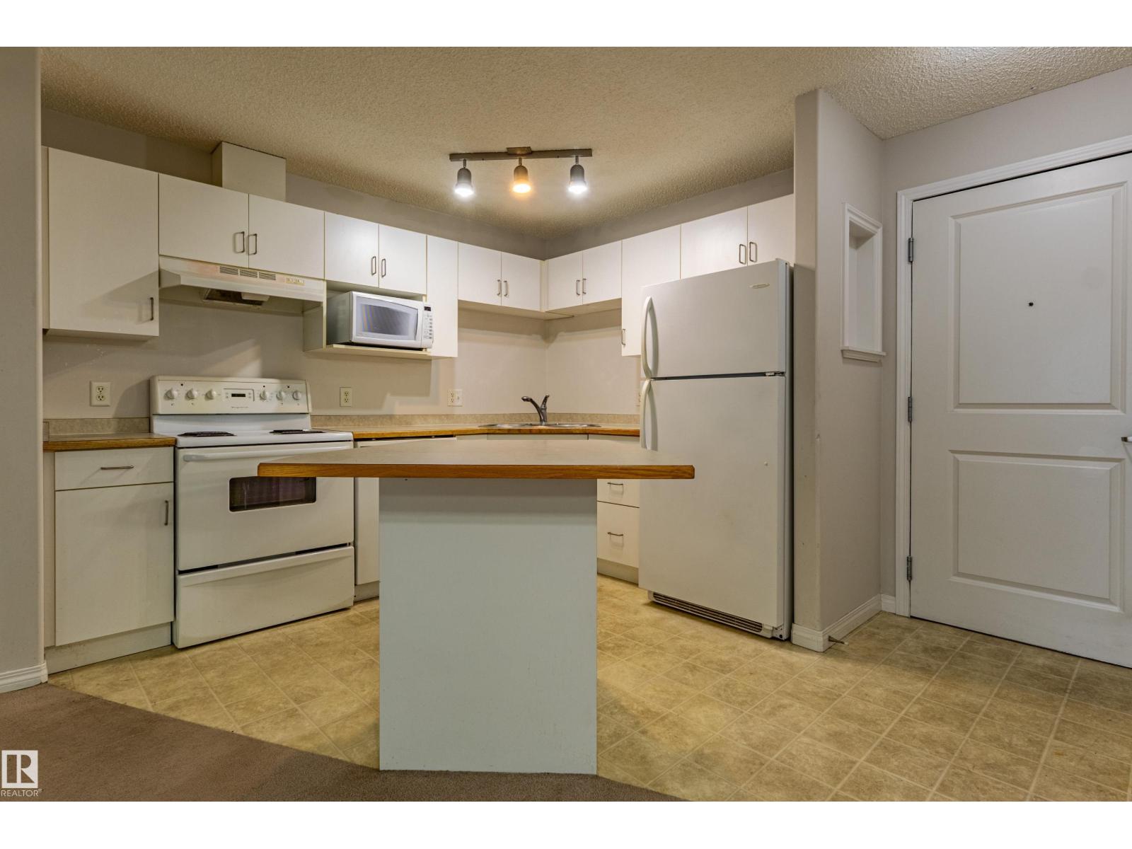 #316 – 11325 83 Street NW, Parkdale (Edmonton) — photo 5 of 29: Property photo