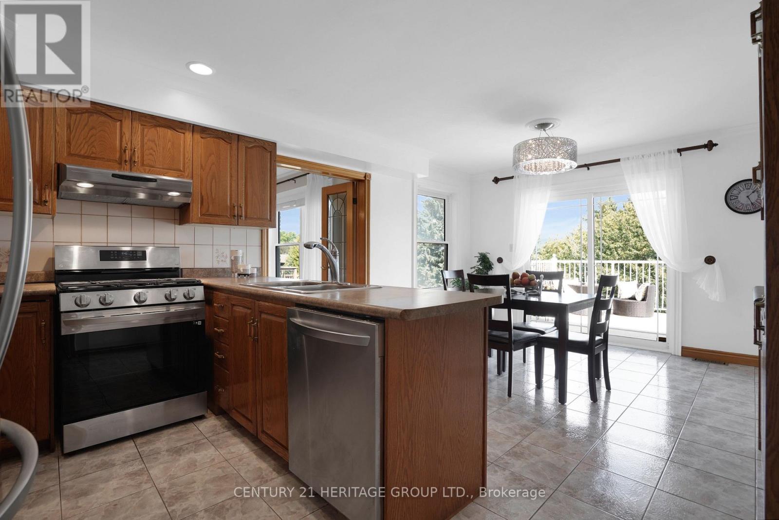 357 POWELL ROAD S - 15