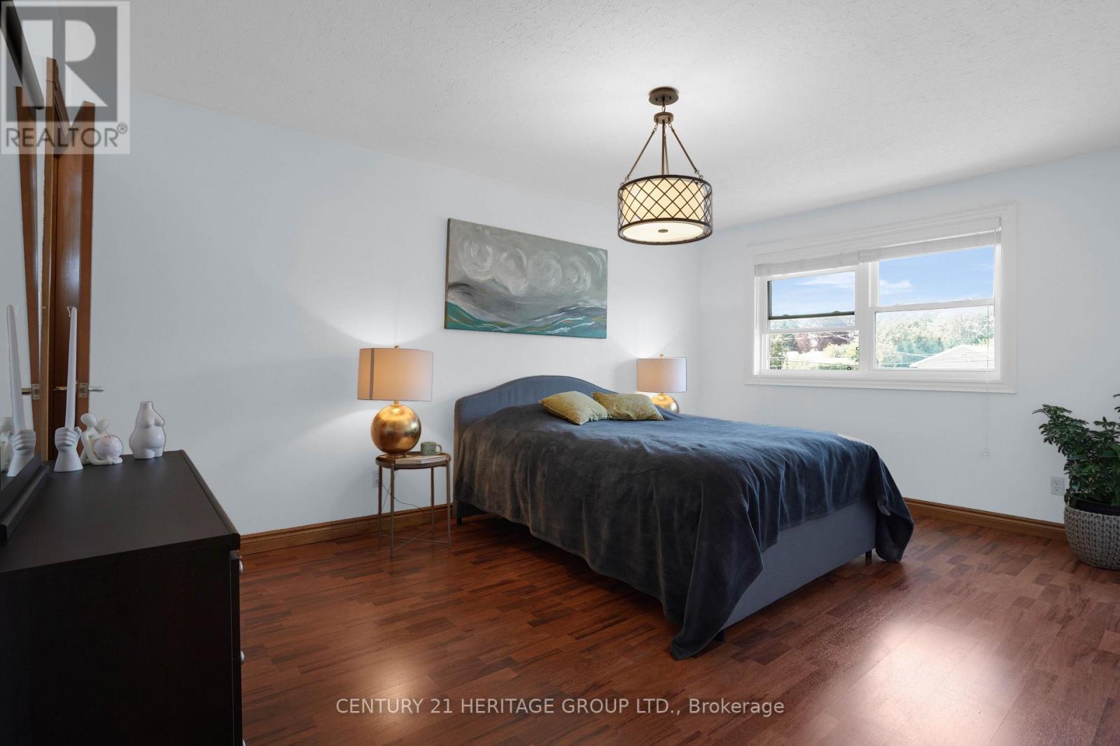357 POWELL ROAD S - 27