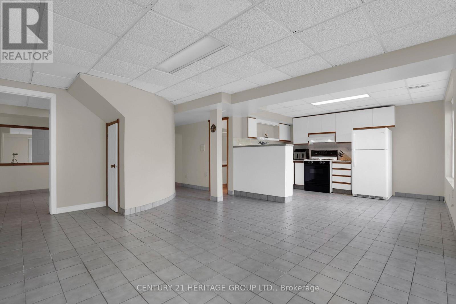 357 POWELL ROAD S - 38
