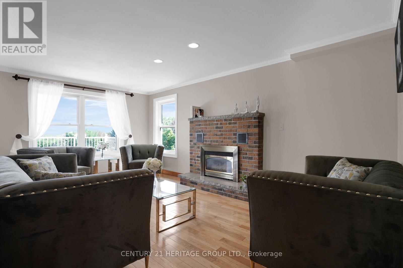 357 Powell Road South, Whitby, ON photo 6