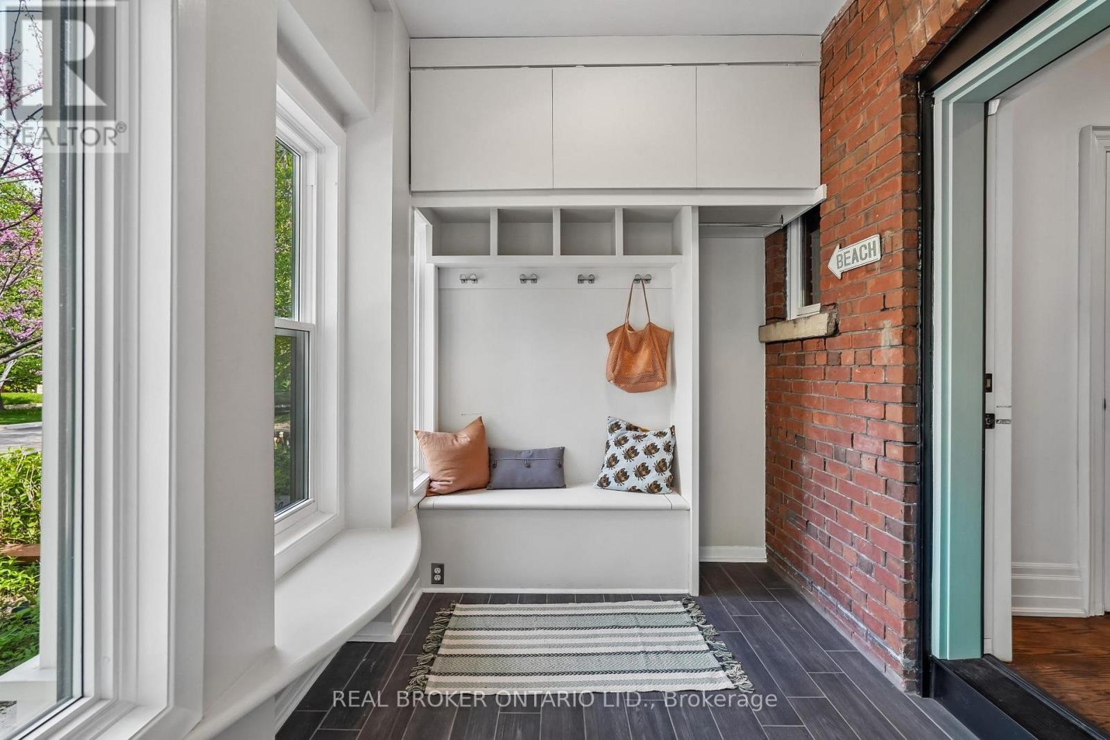Photo of 20 BROOKMOUNT ROAD