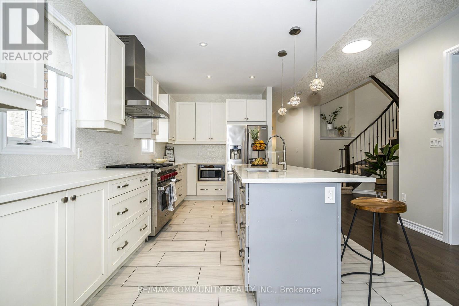 23 Holyrod Drive, Clarington, ON photo 19