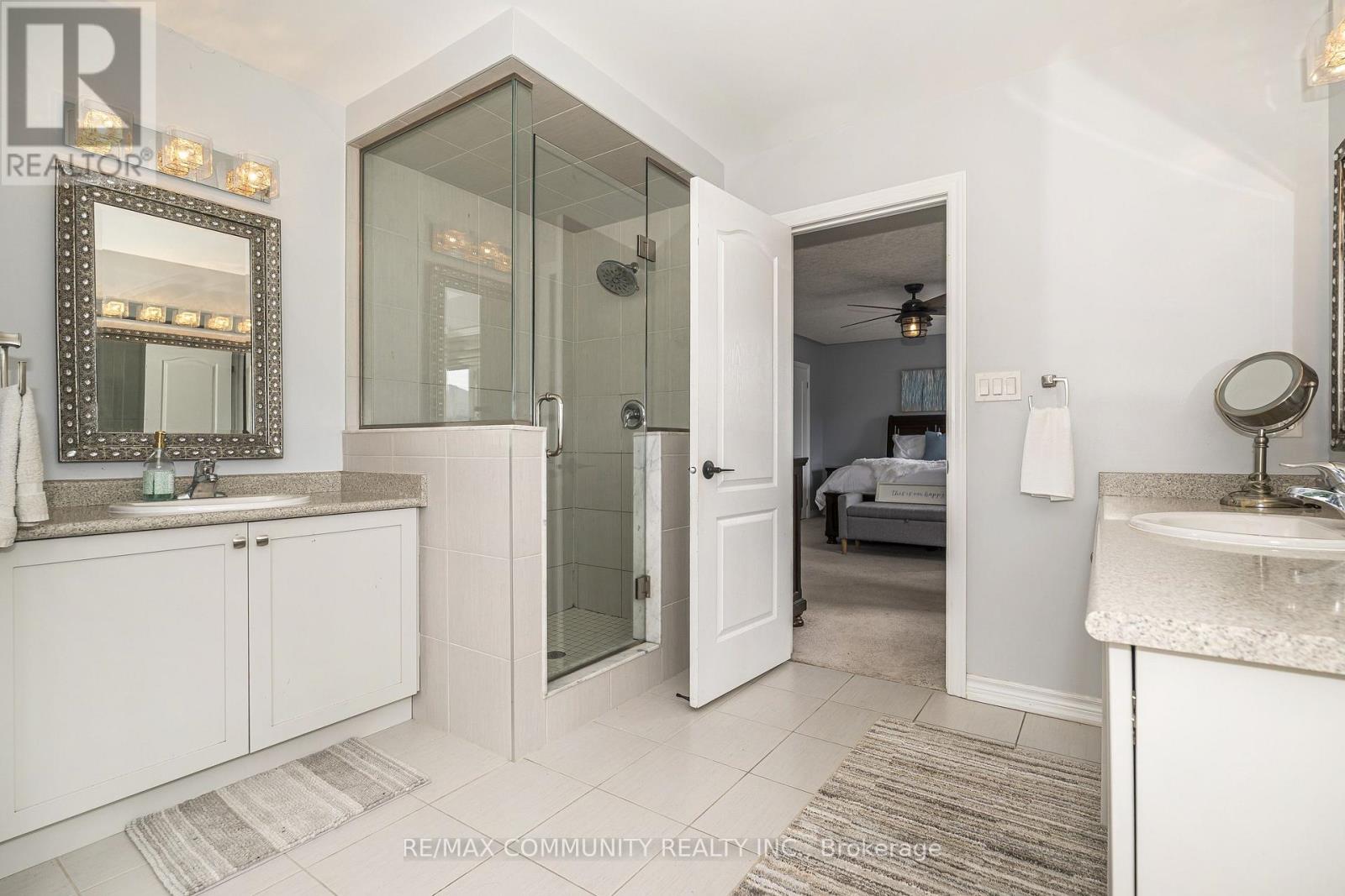 23 HOLYROD DRIVE - 33