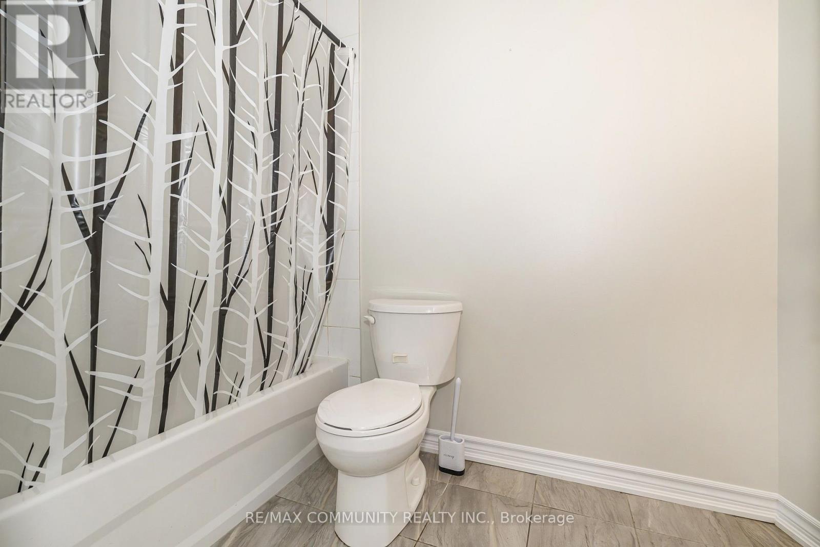 23 Holyrod Drive, Clarington, ON photo 39
