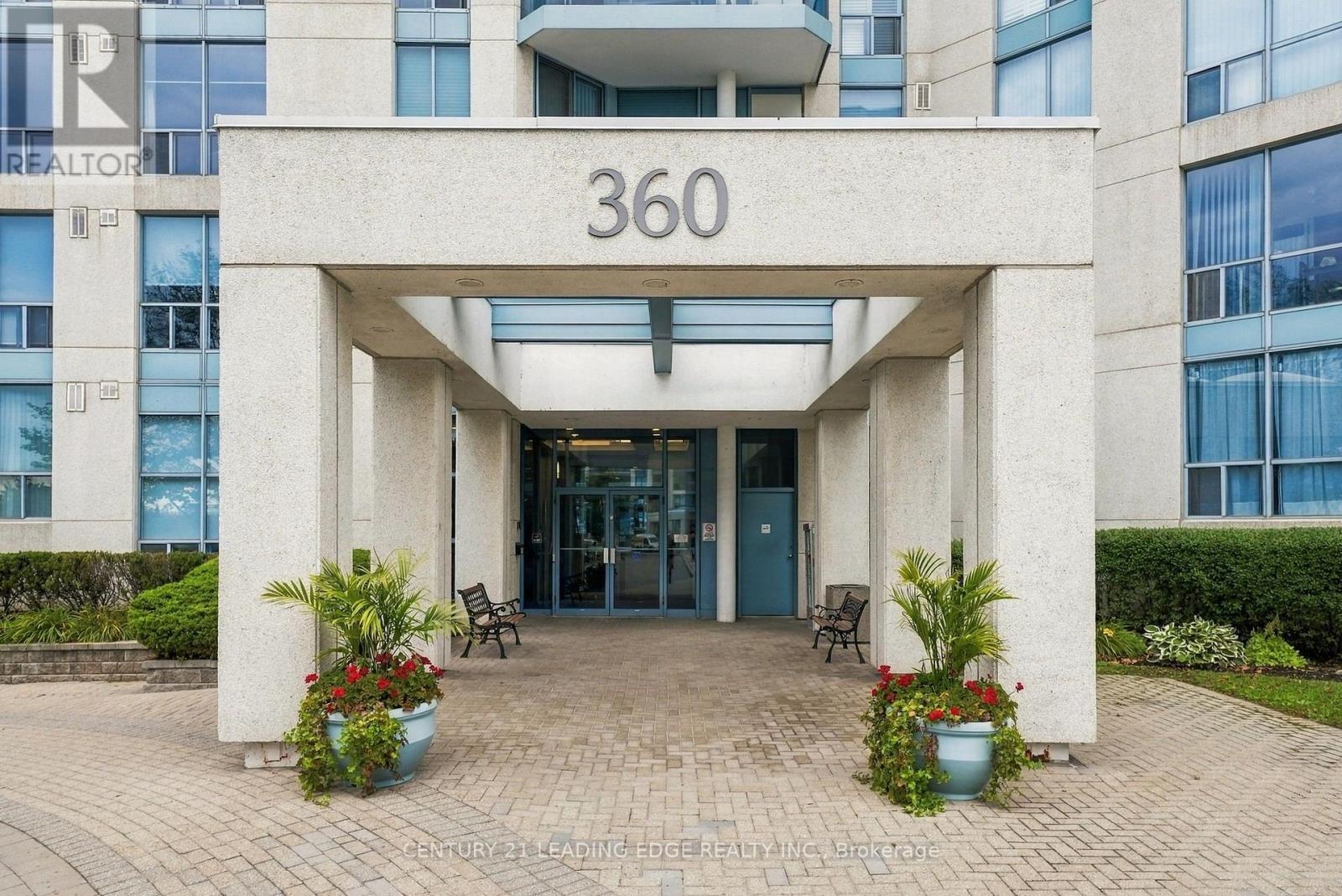 807- 360 Watson Street West, Whitby, ON