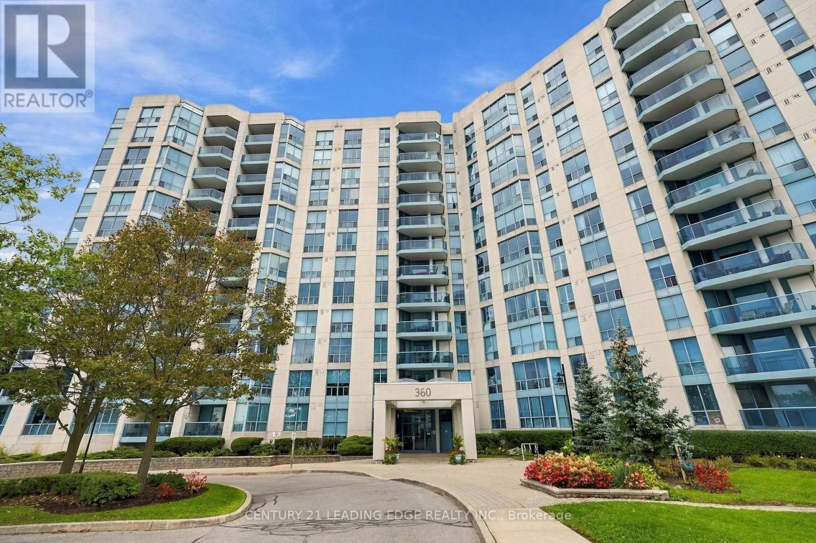 807- 360 Watson Street West, Whitby, ON photo 3