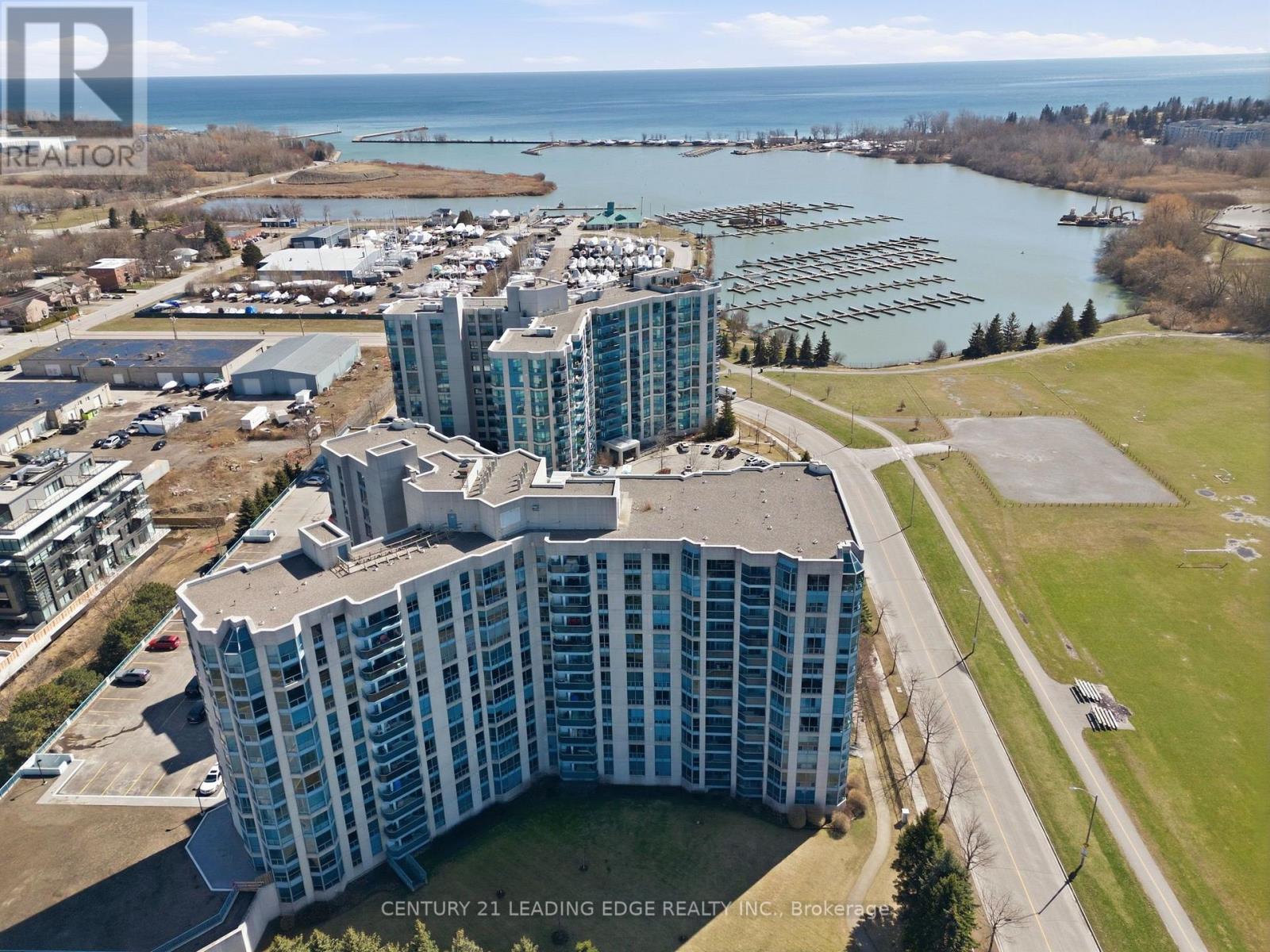 807- 360 Watson Street West, Whitby, ON photo 40