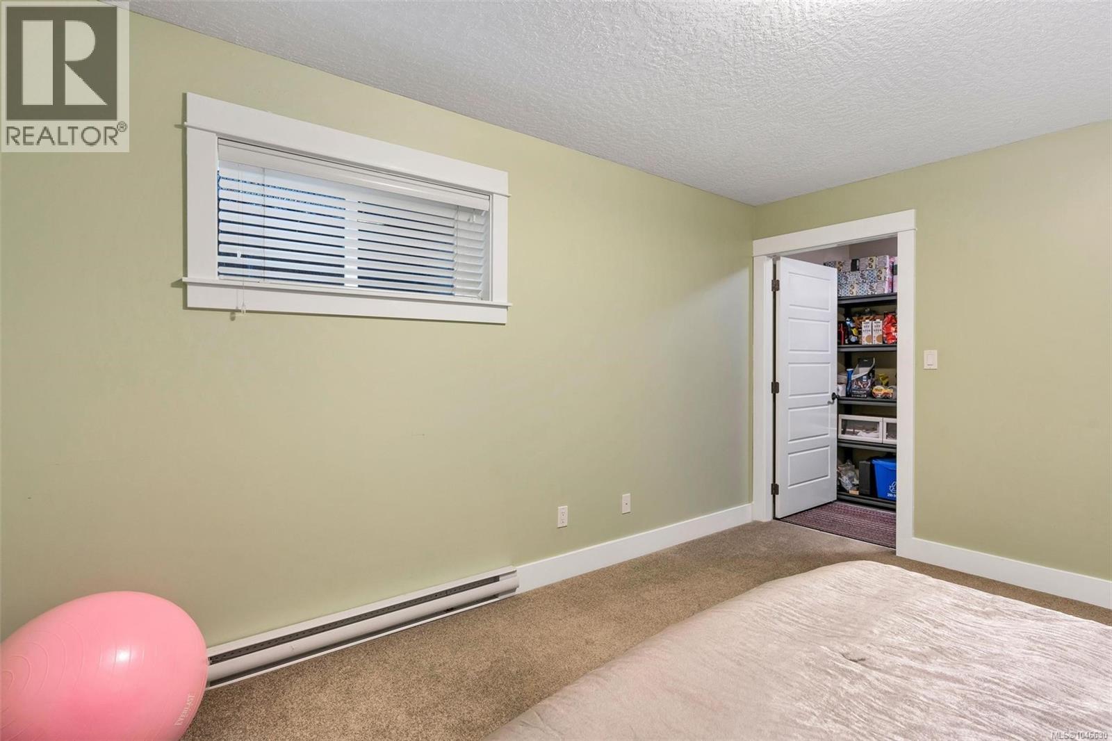 #7 4583 Wilkinson Rd - 44