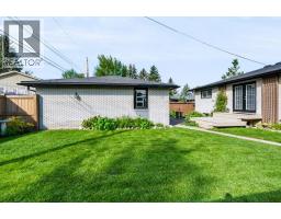 15 Wellington Place Sw, Calgary, AB T3C2C2 Photo 18