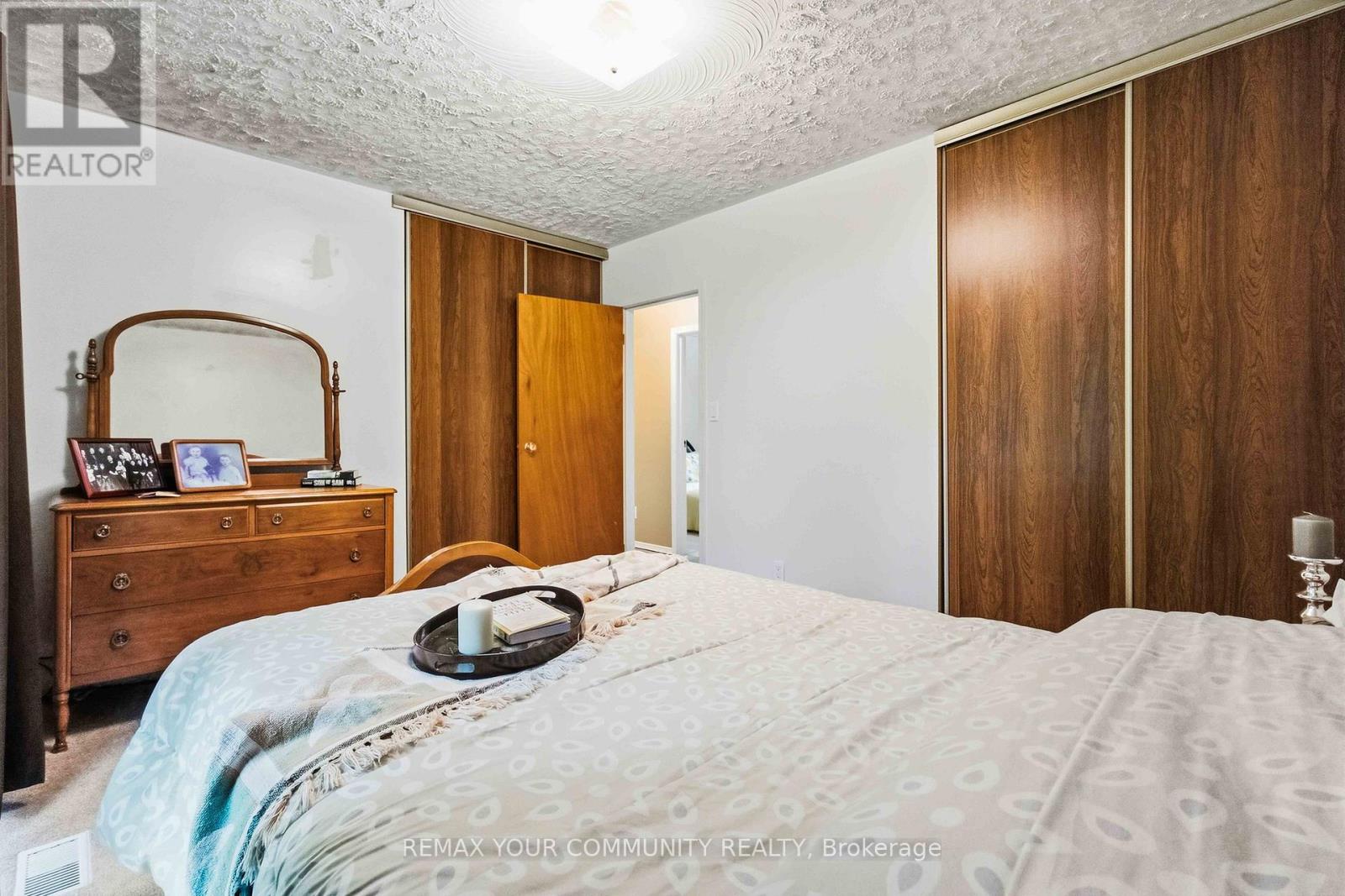 5 MEDINA SQUARE - 24