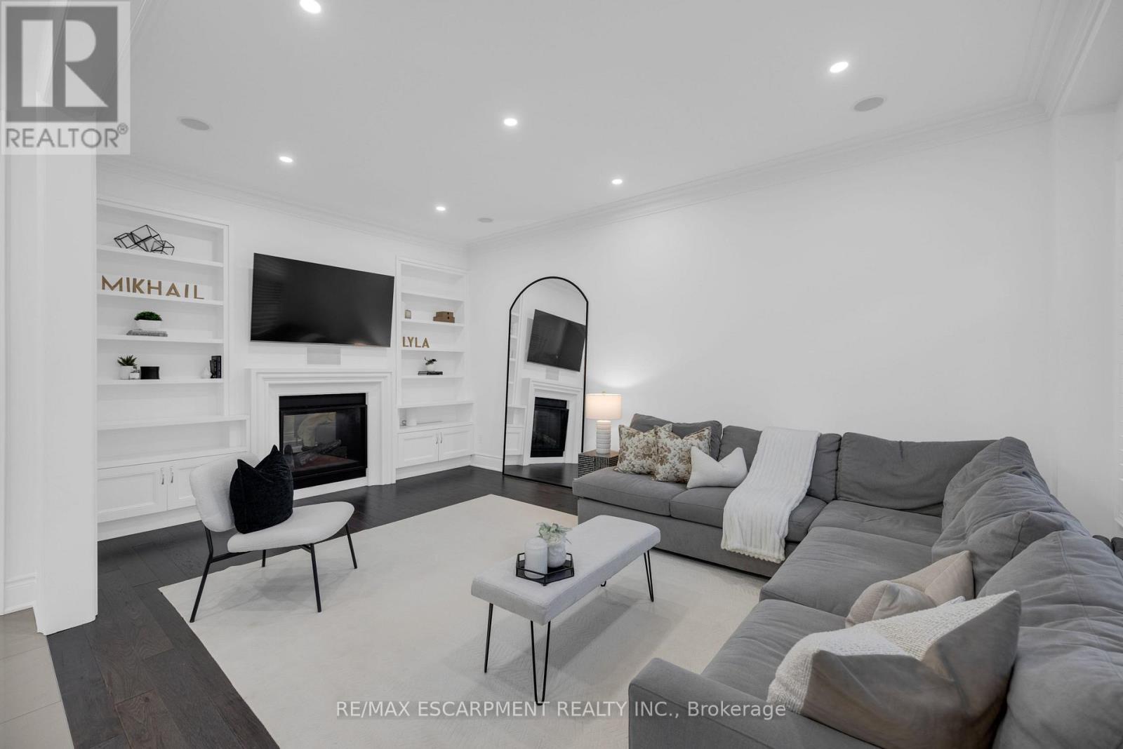17 YATES AVENUE - 16