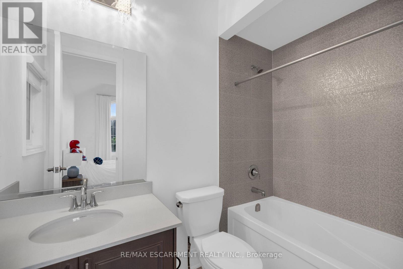 17 YATES AVENUE - 24