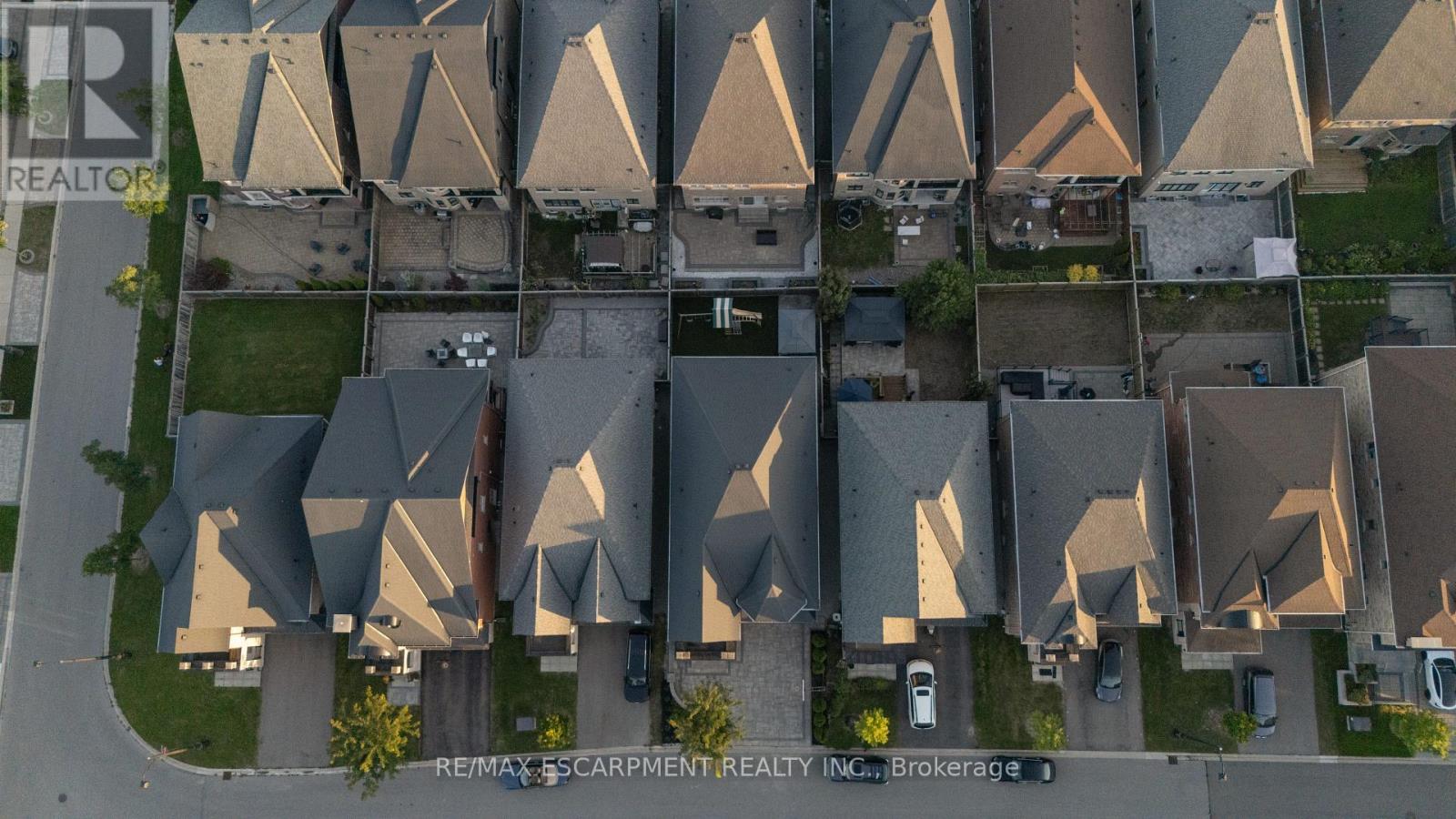 17 YATES AVENUE - 36