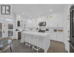 Kitchen - 17 Yates Avenue, Vaughan, ON L6A4X3 Photo 8