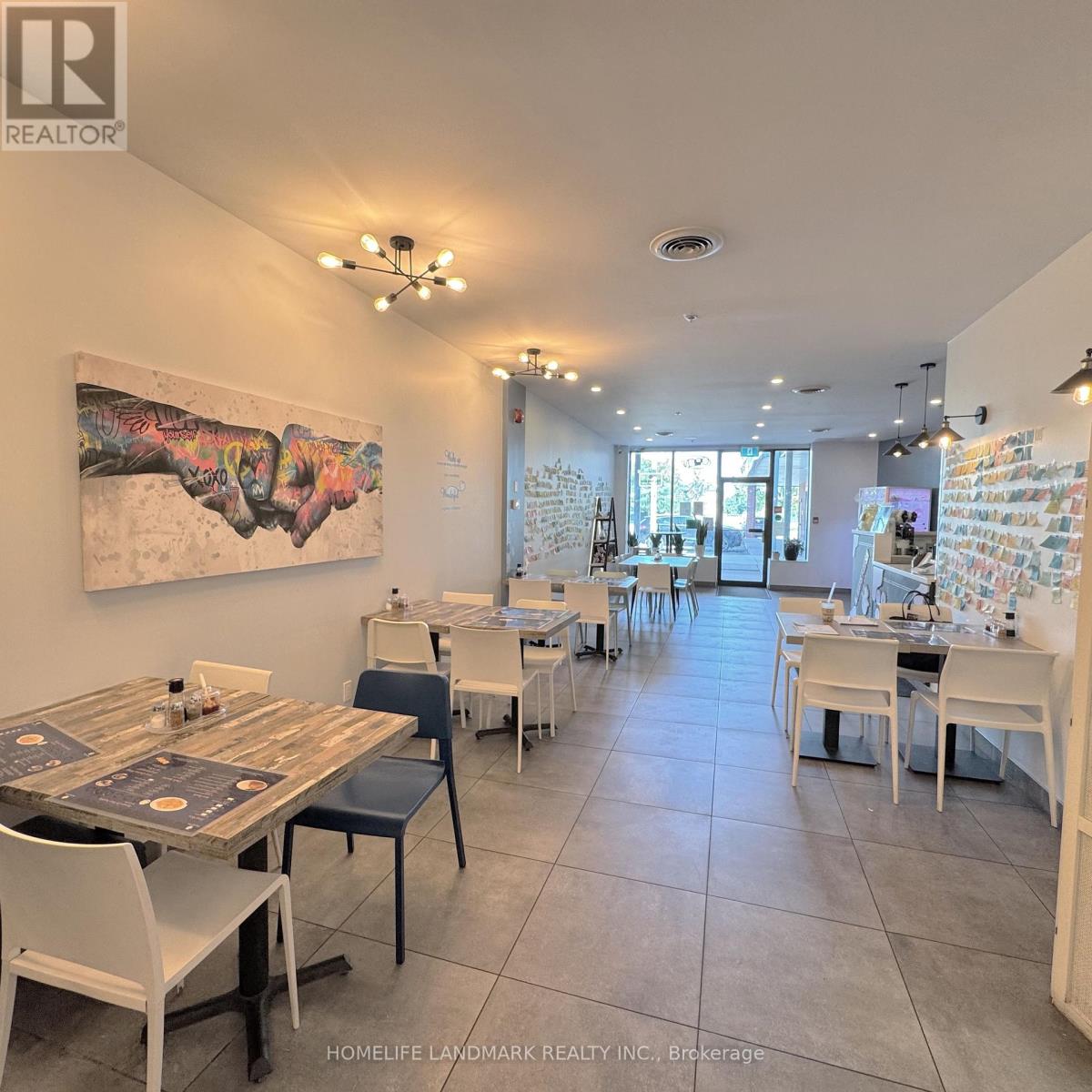 # 8 - 18 RINGWOOD DRIVE, Whitchurch-Stouffville (Stouffville) — photo 4
