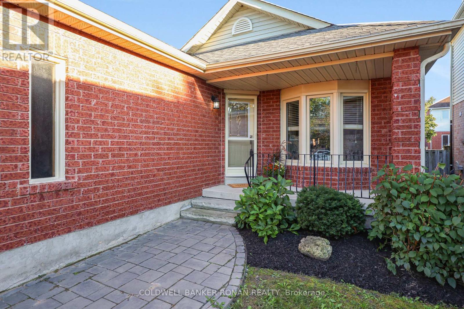 76 GRAY AVENUE, New Tecumseth (Alliston) — photo 2