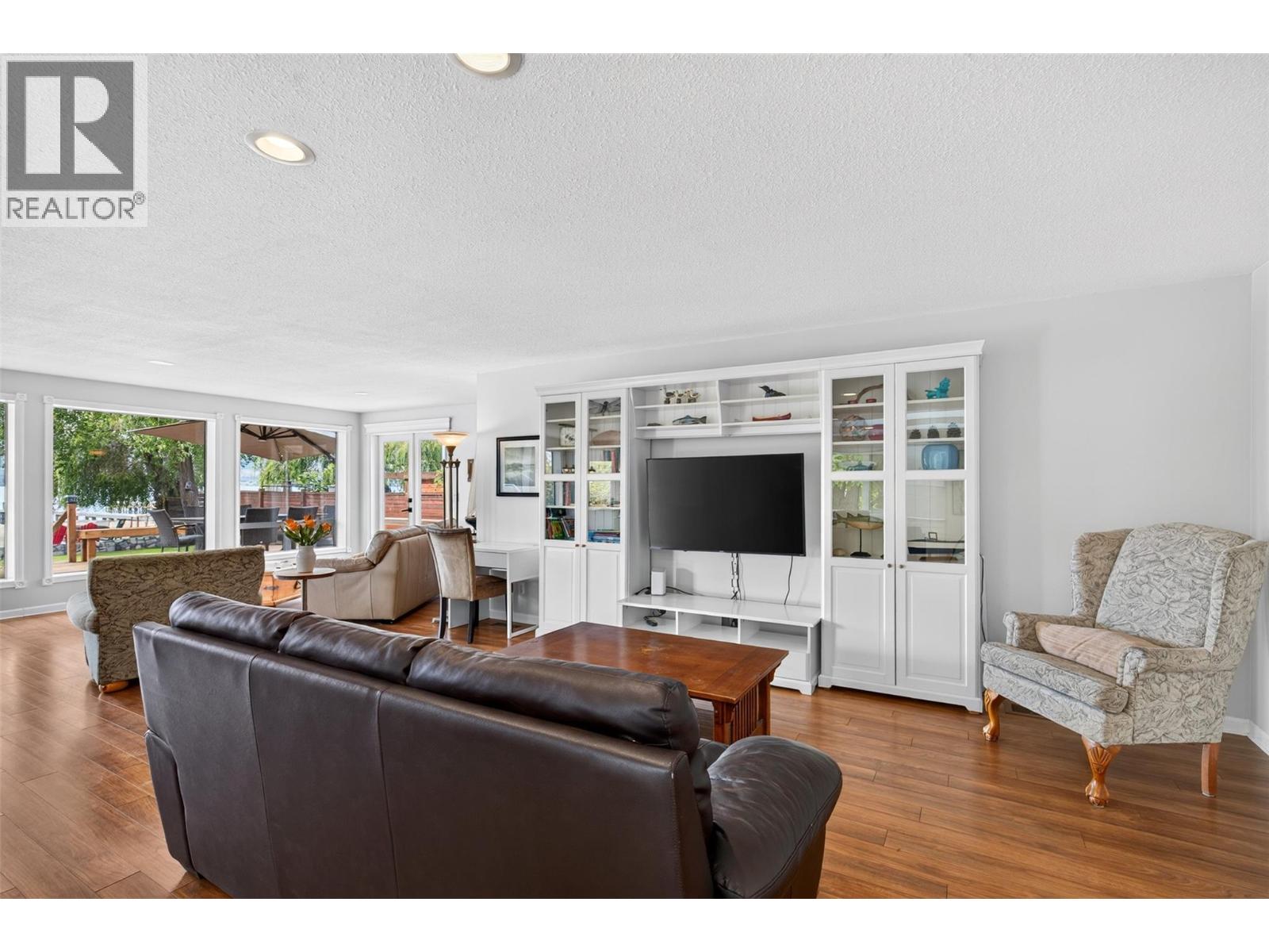  988 Manhattan Drive, Kelowna