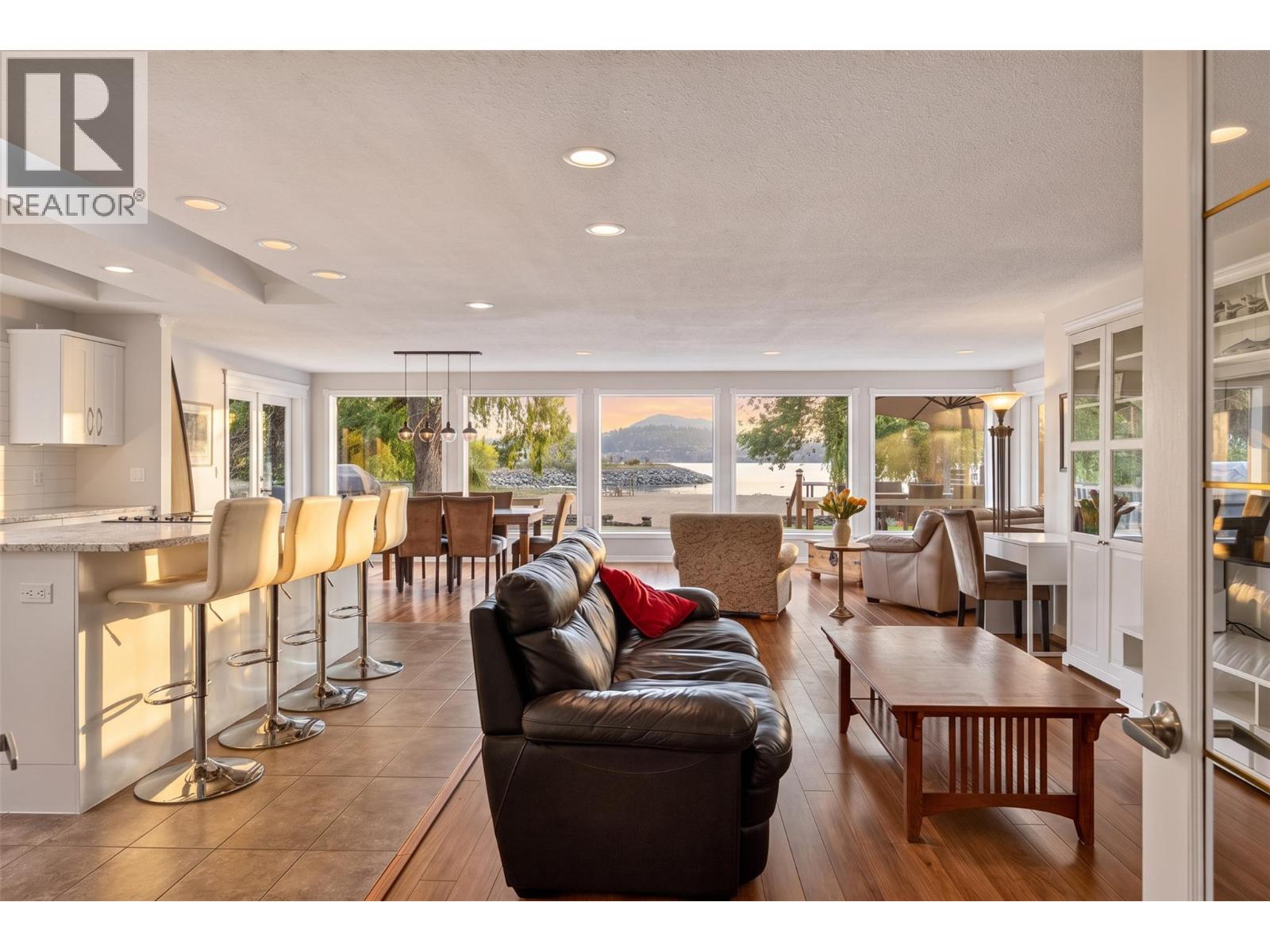  988 Manhattan Drive, Kelowna