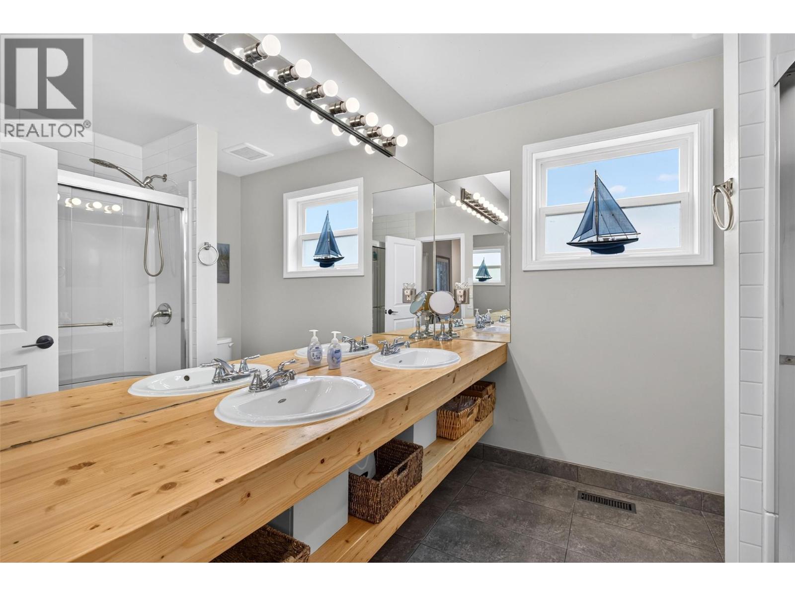  988 Manhattan Drive, Kelowna