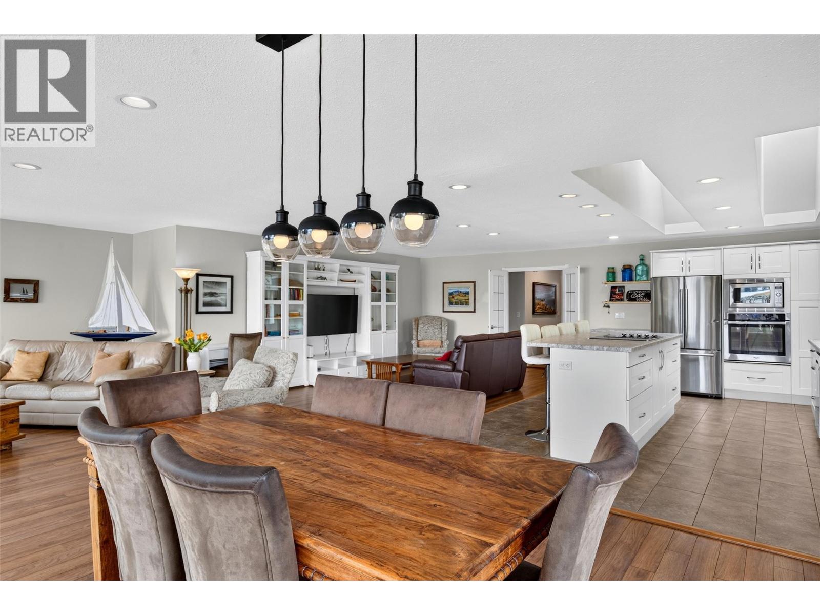 988 Manhattan Drive, Kelowna