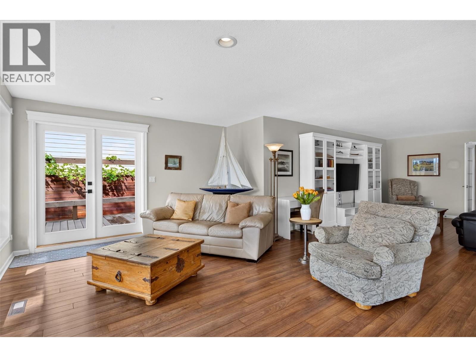  988 Manhattan Drive, Kelowna