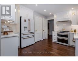 Kitchen - 22 Mcfadden Drive, Springwater, ON L0L1V0 Photo 7