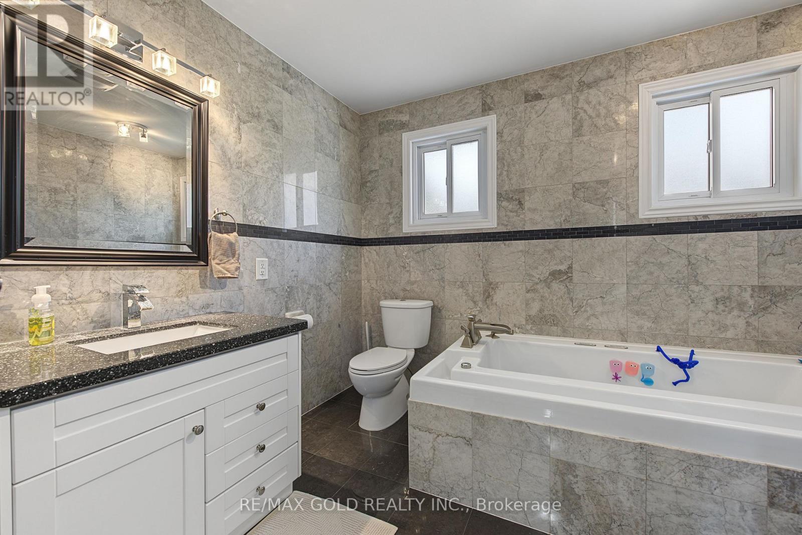 55 MALCOLM CRESCENT - Image 26
