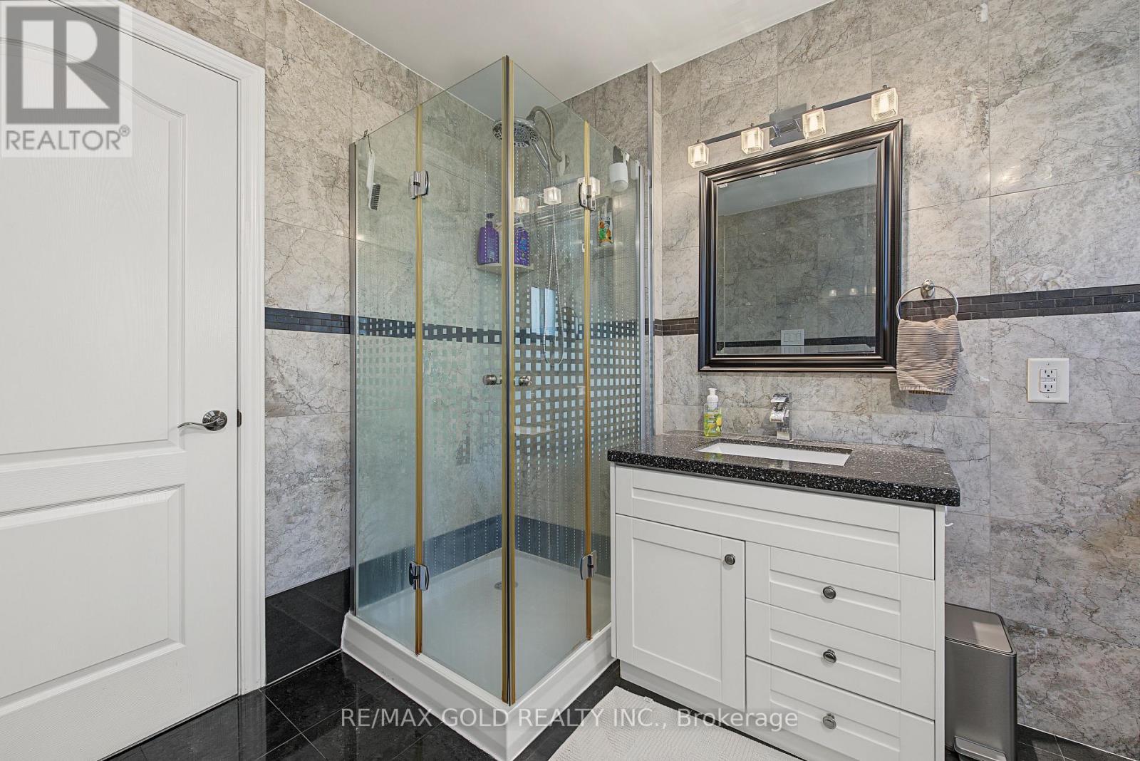 55 MALCOLM CRESCENT - Image 27