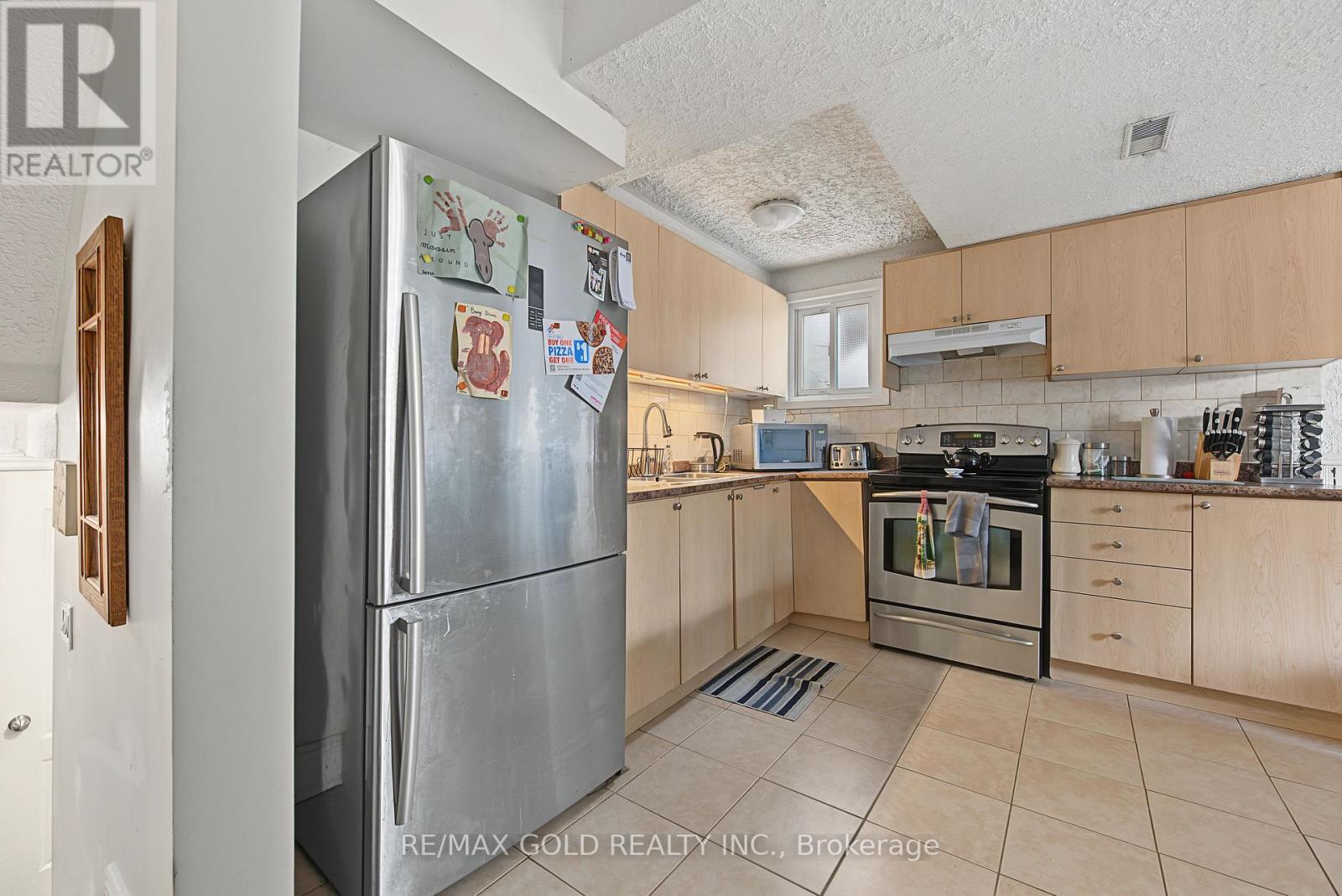 55 MALCOLM CRESCENT - Image 33